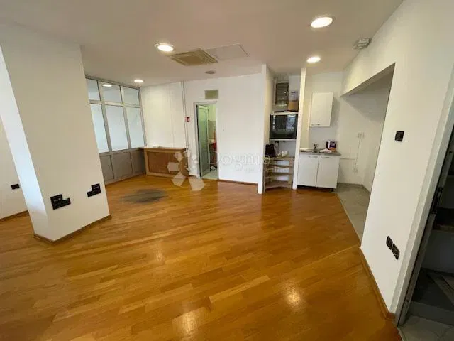 Locale commerciale Brajda, Rijeka, 107m2 – 2