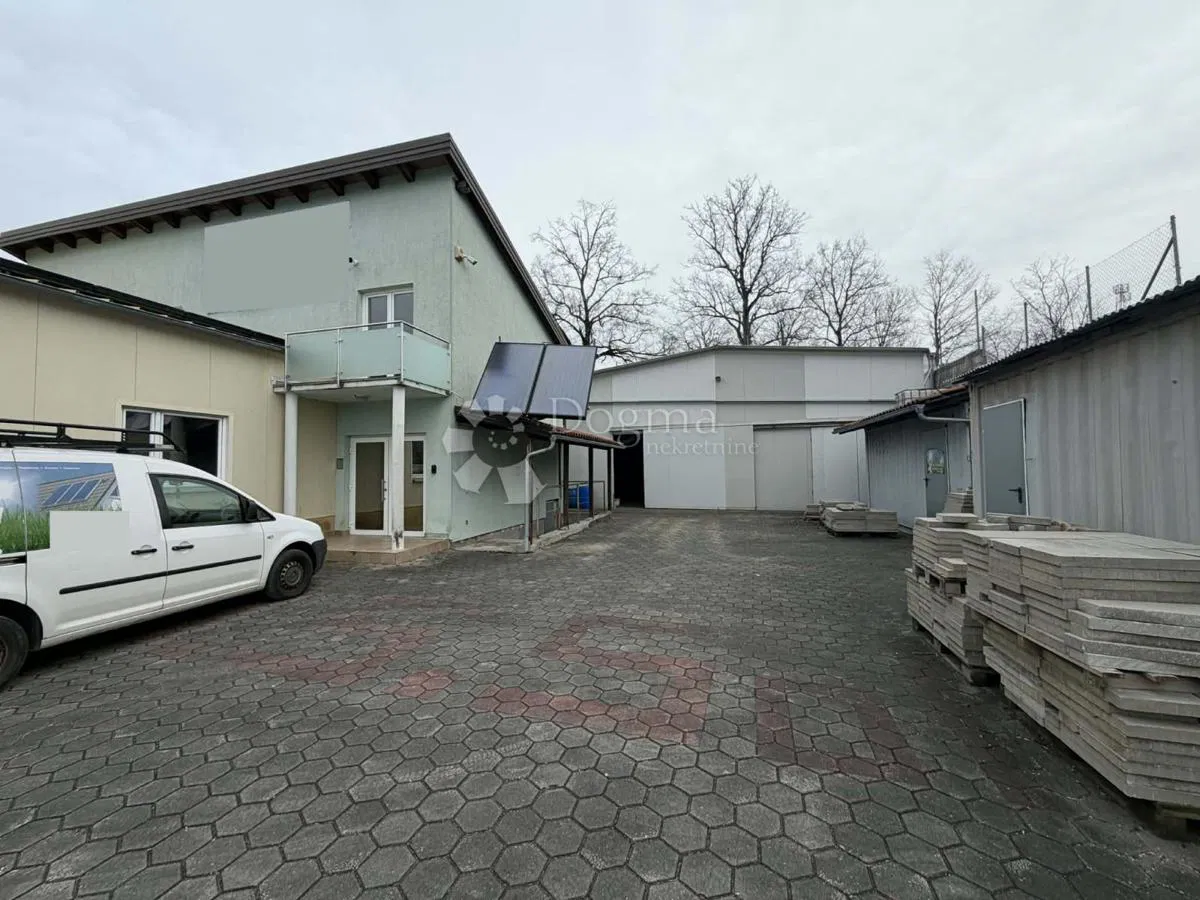 Locale commerciale Permani, Matulji, 362m2