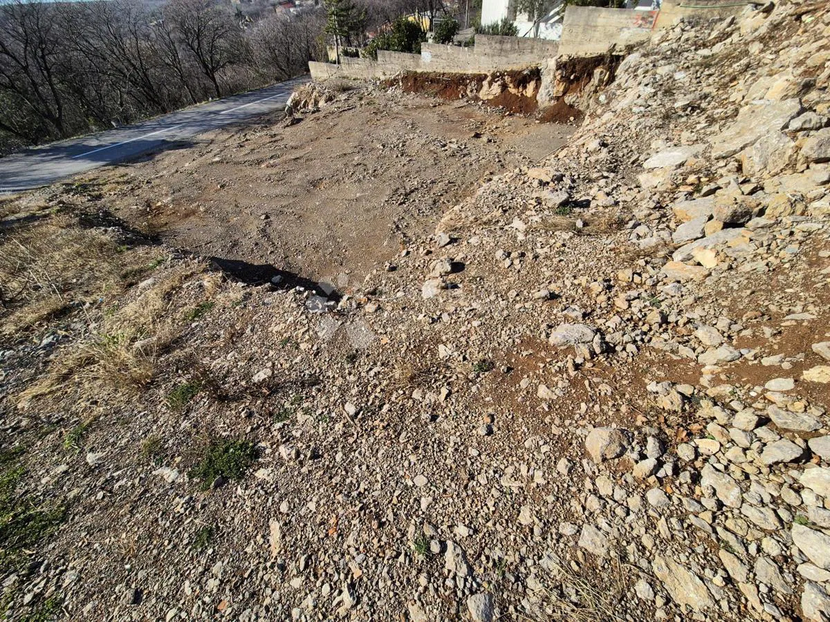 GRAĐEVINSKI TEREN 371m2-DONJI ZAGON