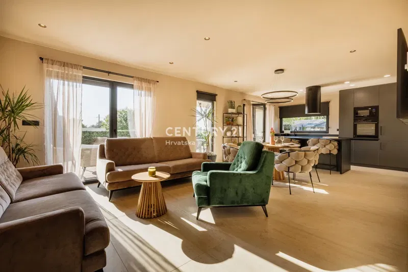 TAR, NEW, MODERN HOUSE WITH A POOL IN THE CENTER, 3 KM FROM THE SEA – 3