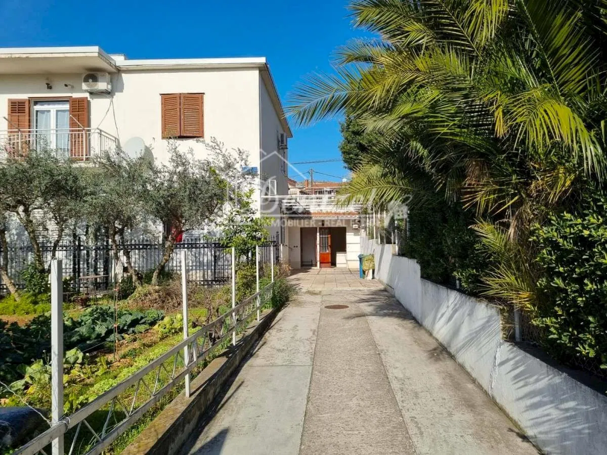 Trogir - Poslovni prostor na atraktivnoj lokaciji u blizini centra grada