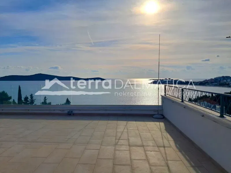 Apartment with a large terrace and panoramic views of the sea and islands – Sevid – 2