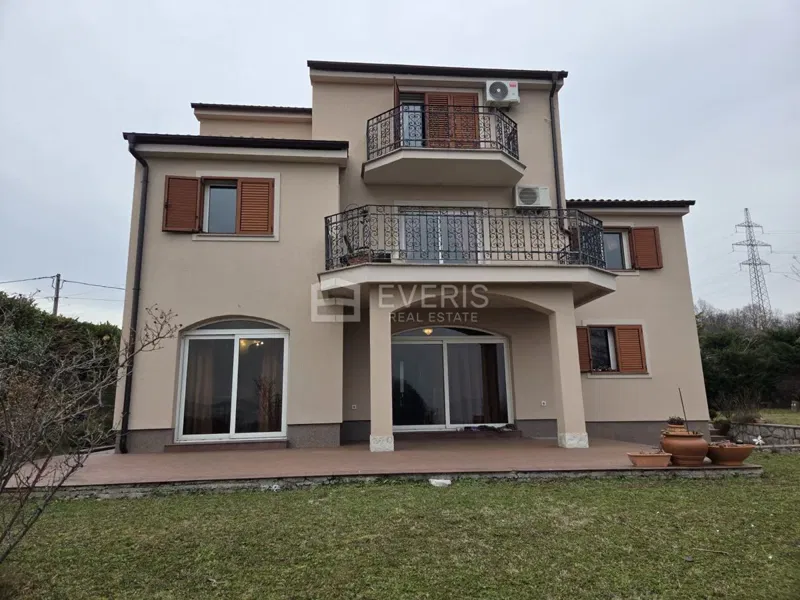 Marinići, Viškovo, 350m2