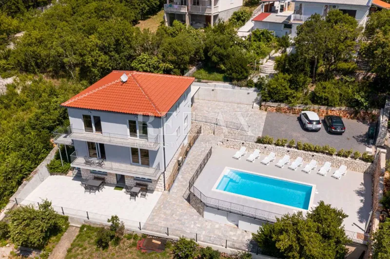 Povile - villa with pool, steps from the sea – 3