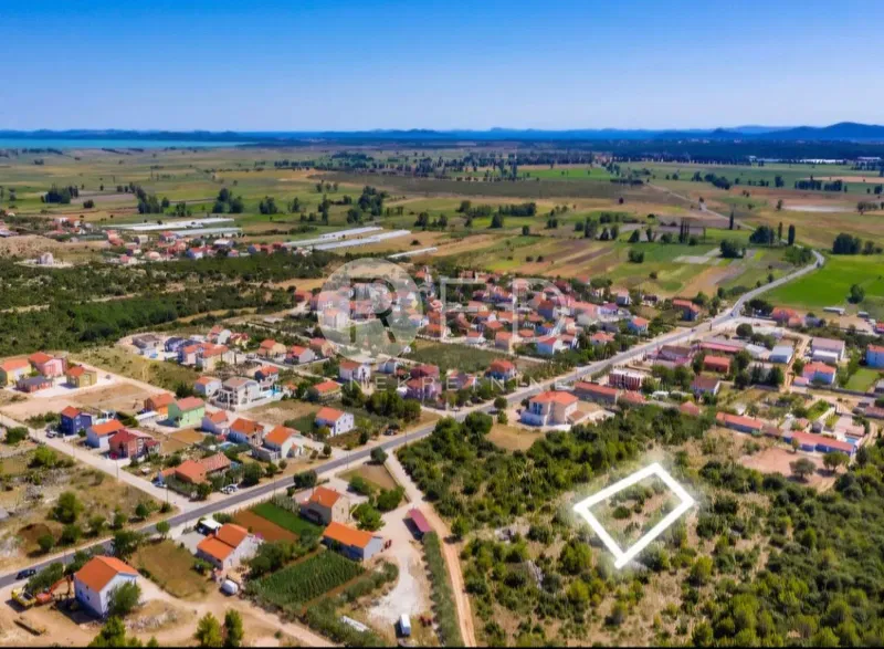 GRAĐEVINSKO ZEMLJIŠTE 600m2 - KAKMA, BIOGRAD N/M