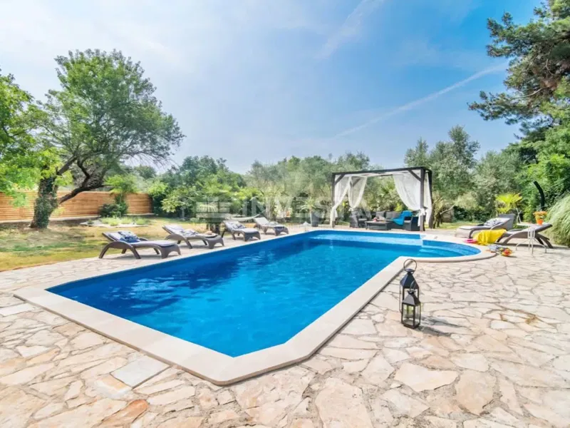 Vodnjan area, Istrian stone house with a swimming pool and summer kitchen – 3