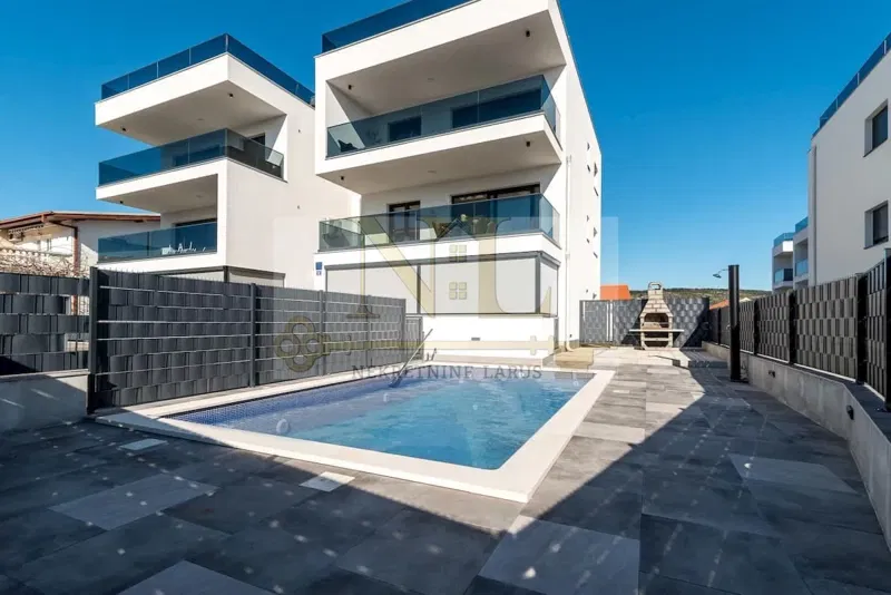 Apartment S4 on the first floor, 150 m from the sea, Okrug Gornji – 2