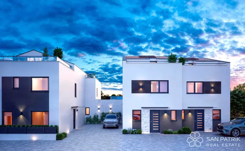 House with Pool in a Prime Location in Poreč, Ideal for Holiday Rental – 3