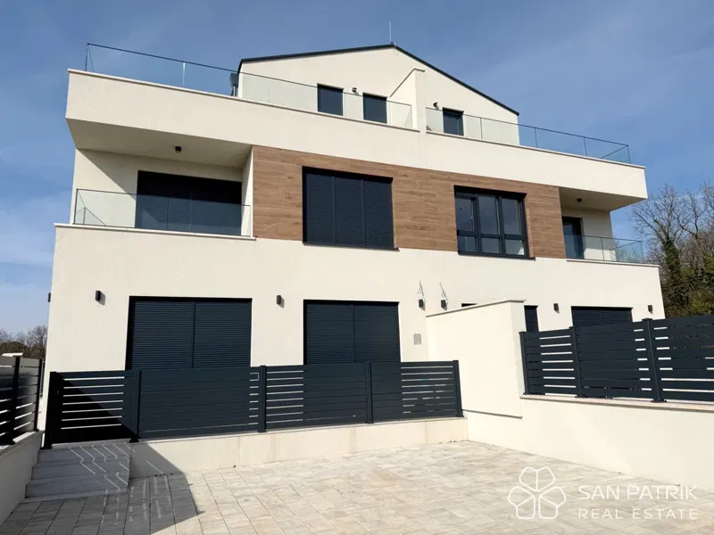 House with Pool in a Prime Location in Poreč, Ideal for Holiday Rental – 2