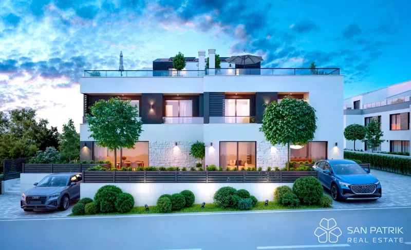 Modern house with a pool in Poreč, quiet location – 2