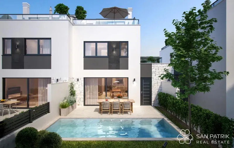 Modern house with a pool in Poreč, quiet location – 3