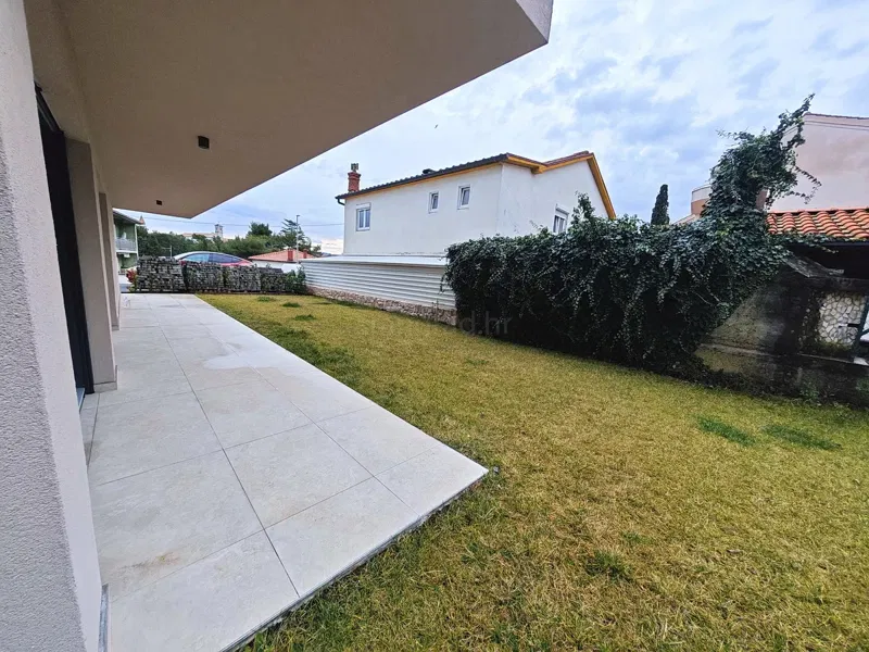 Grad Krk, modern apartment with garden and garage in the city center! – 3
