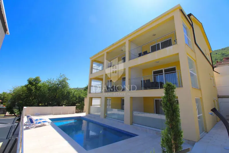 Casa con appartamenti e piscina nella zona di Rabac – 2