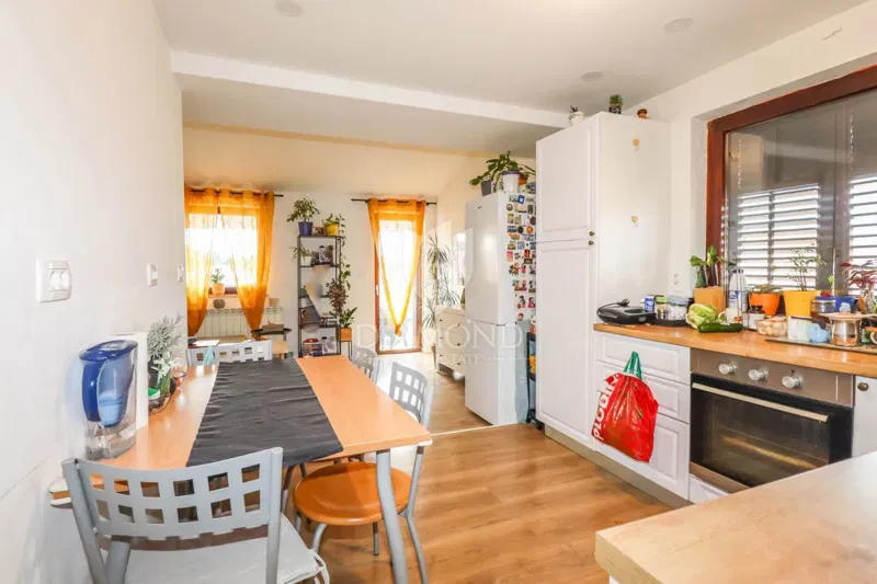 OPPORTUNITY! ROVINJ! 3 APARTMENTS, GARDEN, PARKING!!! – 3