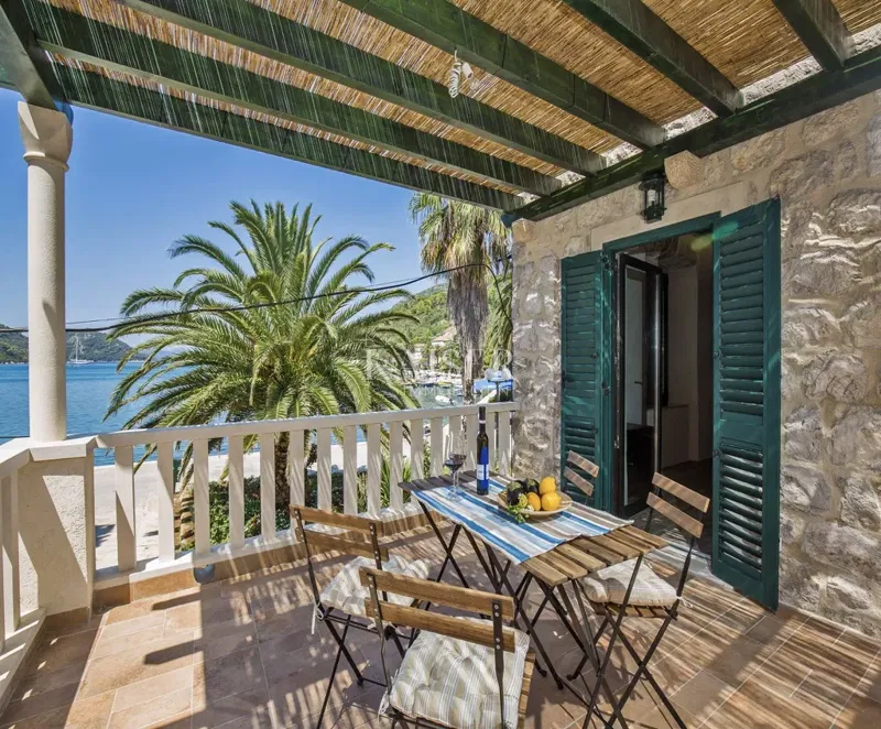 Stone Seafront House on Sipan Island – 2