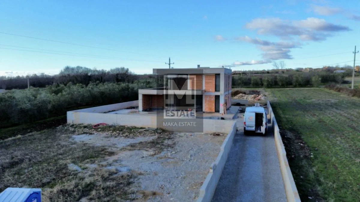 Poreč, okolica, moderna vila s bazenom - novogradnja