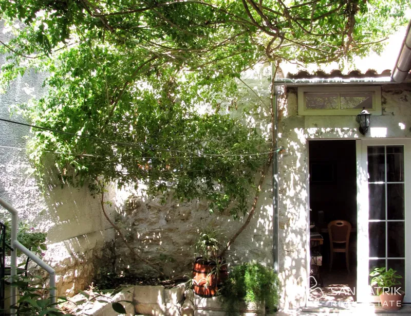 Authentic stone house in the old town core of Šibenik – 2