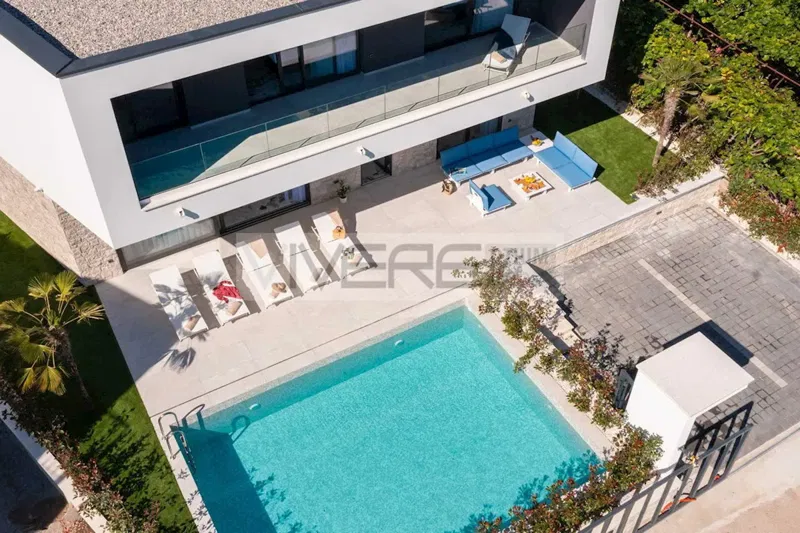 Tengerparti villa csendes öbölben – 3