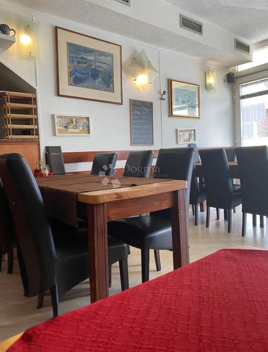 Kereskedelmi Baldekin, Šibenik, 73m2