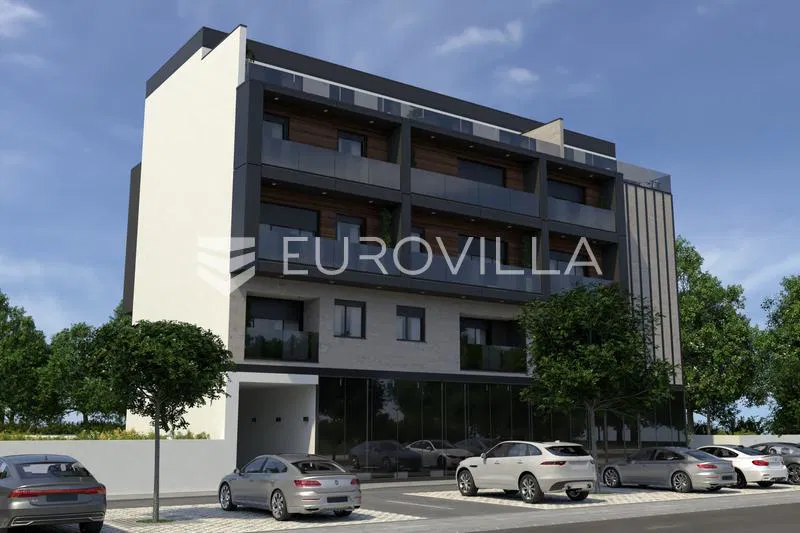 Vinkovci, Centar, luksuzni trosoban stan 87 m² s garažnim mjestom i ostavom, 3. kat