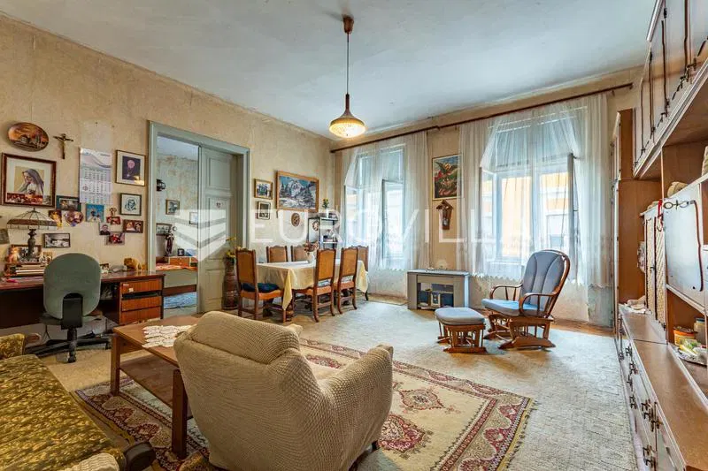 Varaždin, City Center, three-room apartment with a total area of 153.20 m² in the Old Town – 2