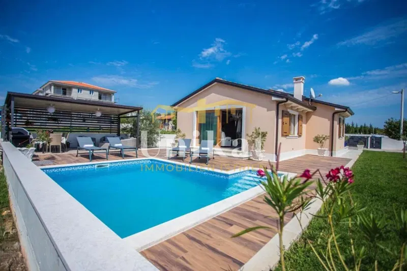 Nicely maintained single-story house on a large plot + possibility to build an additional structure – 2