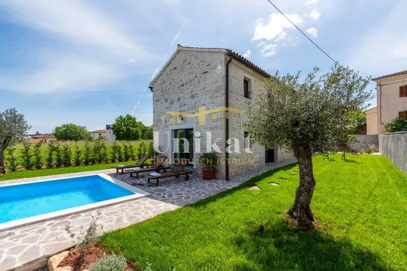 Renovated stone house near Poreč – 2