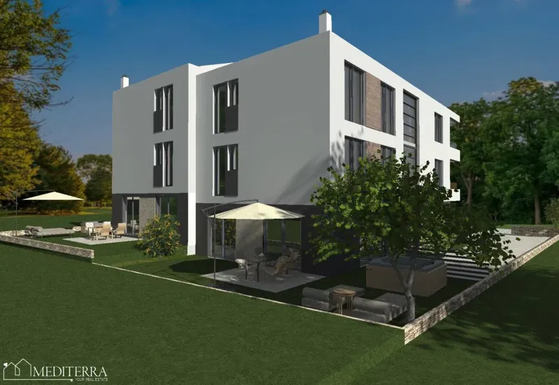 TOP PRILIKA U LOVREČICI – NOVOGRADNJA S VRTOM 200 m²!