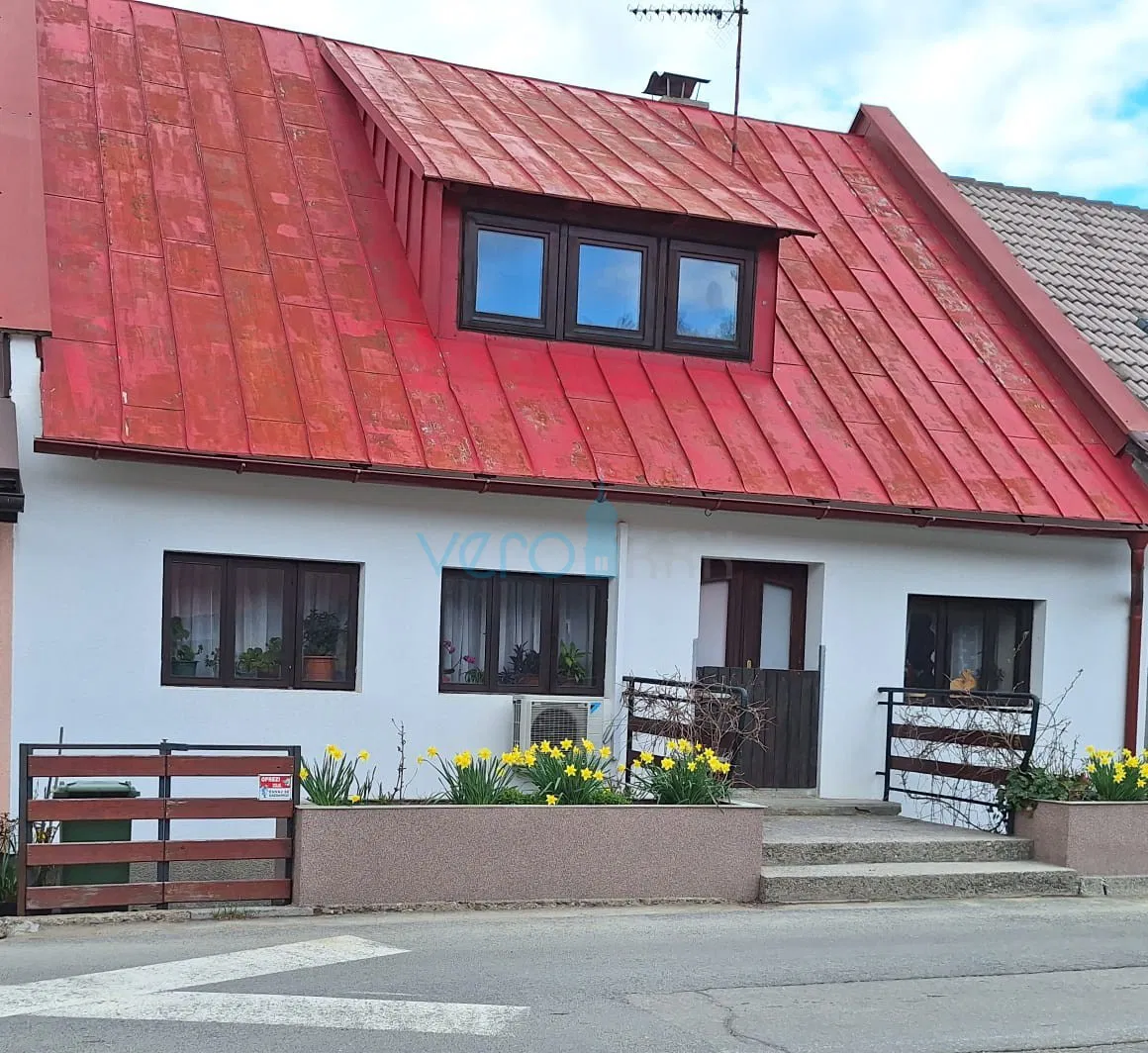 Gorski kotar, Fužine, centar, kuća u nizu, terasa, okućnica, prodaja