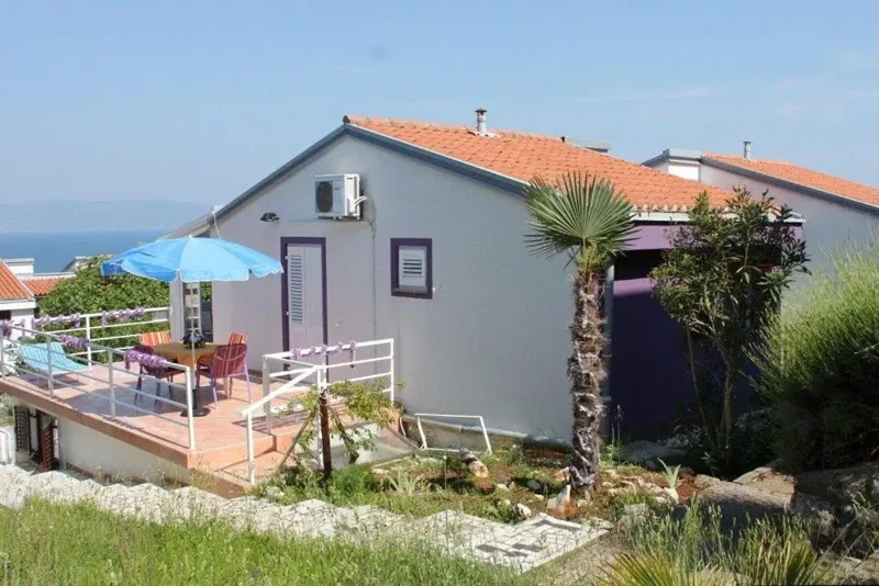 House Ravni, Raša, 77m2 – 2