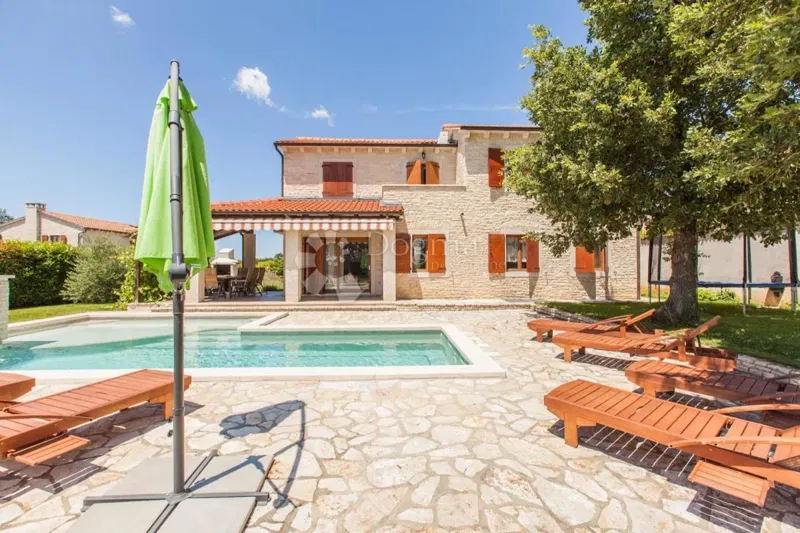 Villa in pietra di qualità con piscina in una splendida posizione – 2
