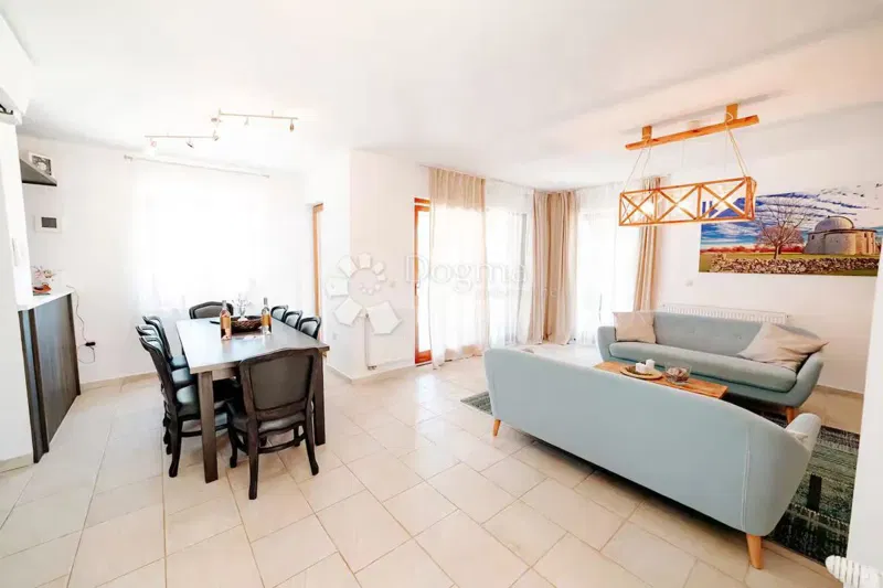 Villa in pietra di qualità con piscina in una splendida posizione – 3