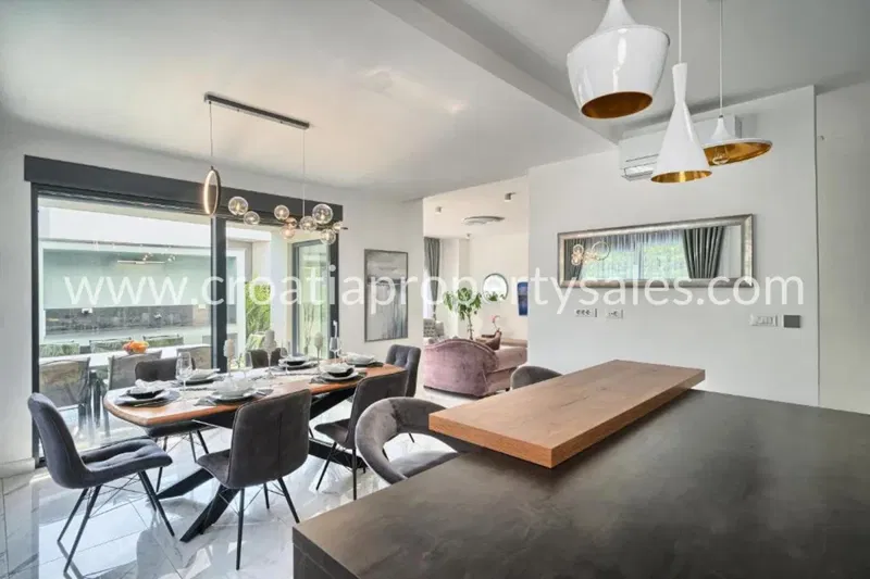 Split, villa for sale, 1.400.000 € – 2