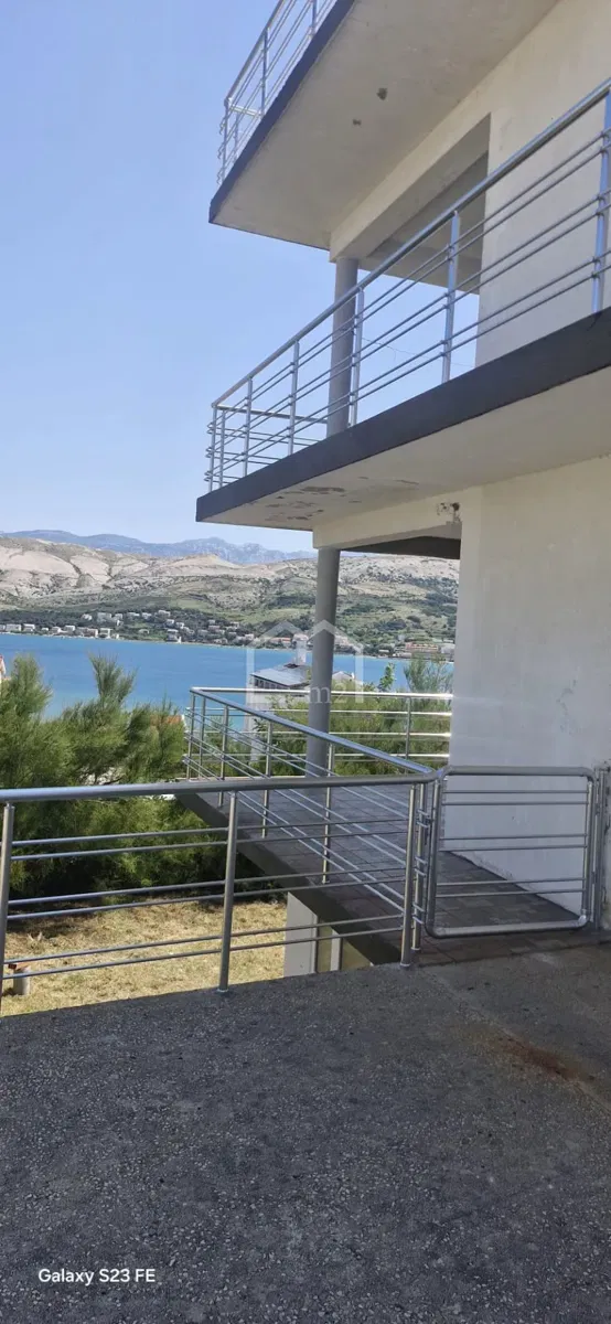 OTVOREN POGLED-APARTMANSKA KUĆA