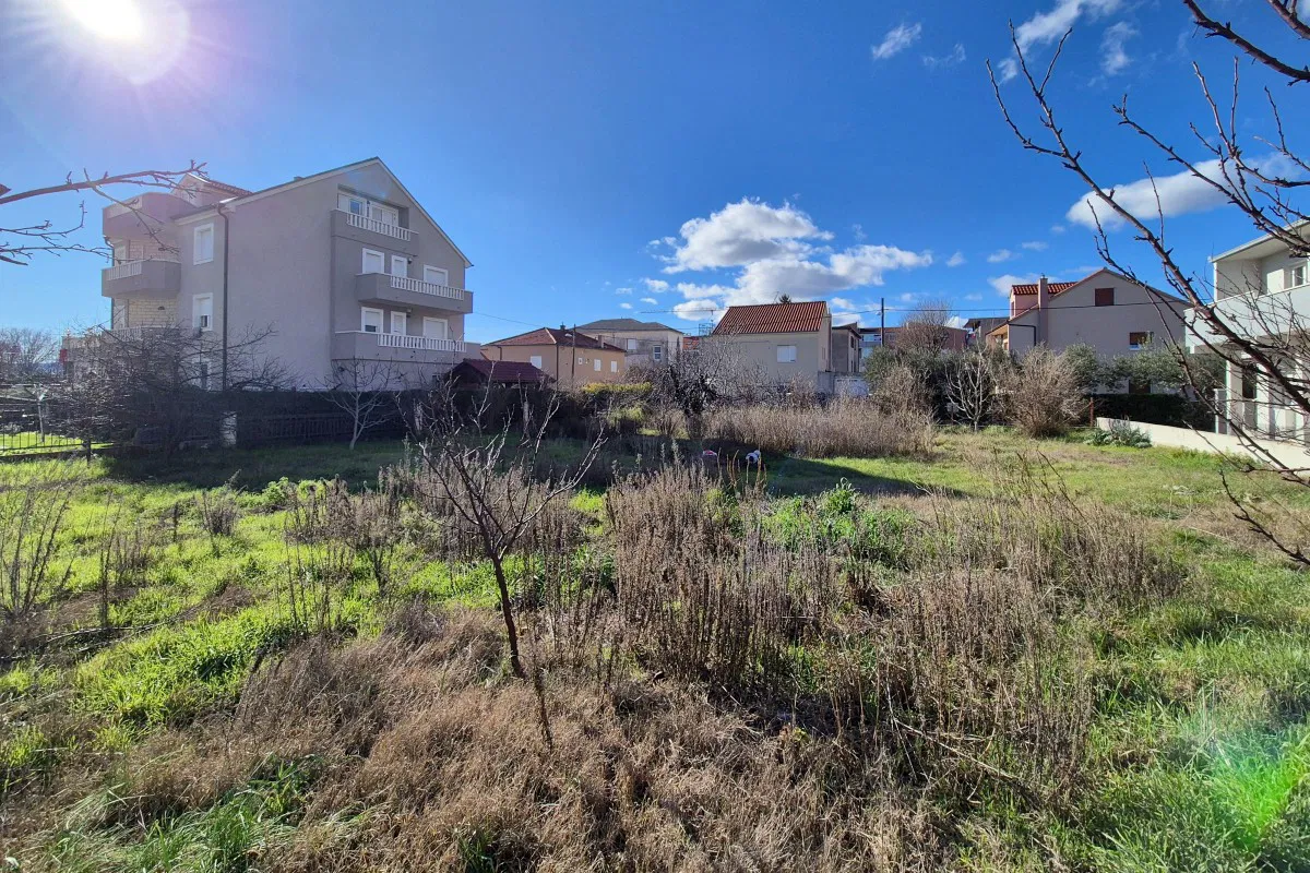 Odlično građevinsko zemljište u blizini svih sadržaja