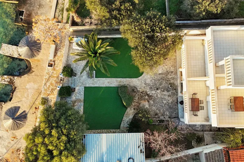 Apartment house in the first row to the sea – 2