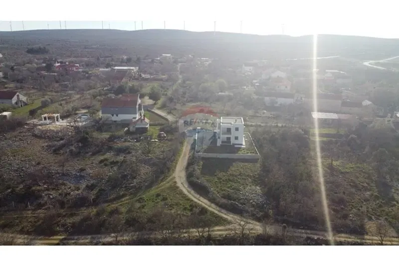 Pridraga – 2 stana u novogradnji, odlična prilika za najam ili život