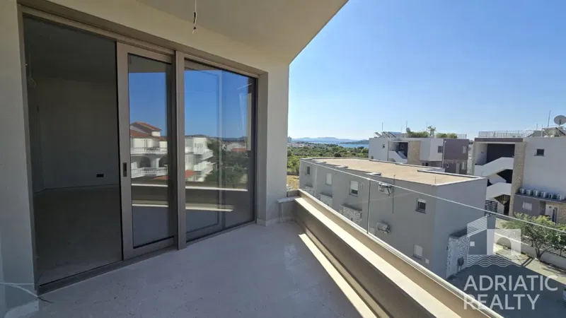 Tribunj, modern two-bedroom apartment with terrace, 78.80 m2 – 2