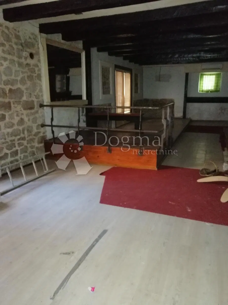 Kereskedelmi Vodice, 339m2