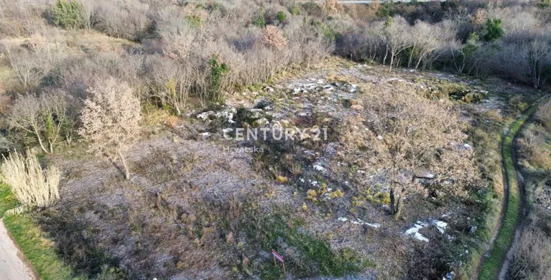 Porec, surroundings, combination of building and agricultural land in a quiet location – 2