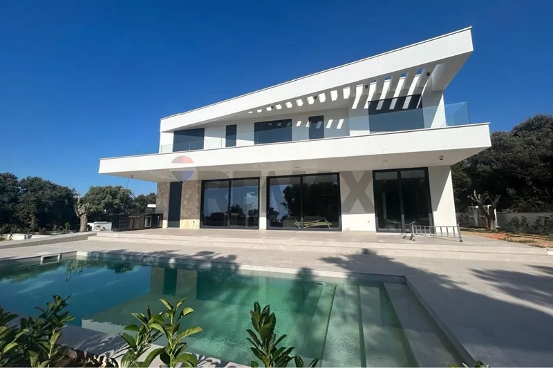 Luksuzna Vila s Bazenom u Jakišnici – 2