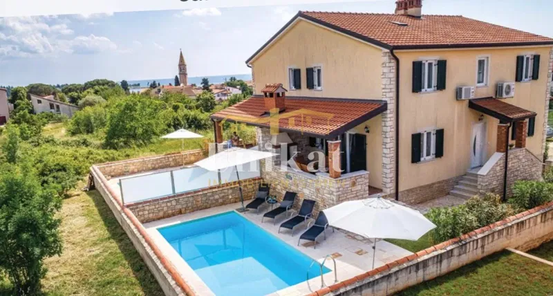 Dvojnica s bazenom - 350 m do plaže