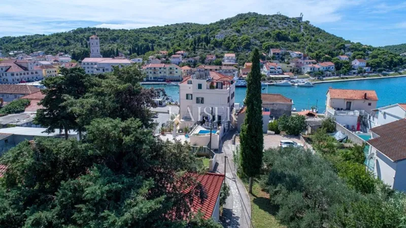 Hotel sul mare vicino a Sebenico – 3