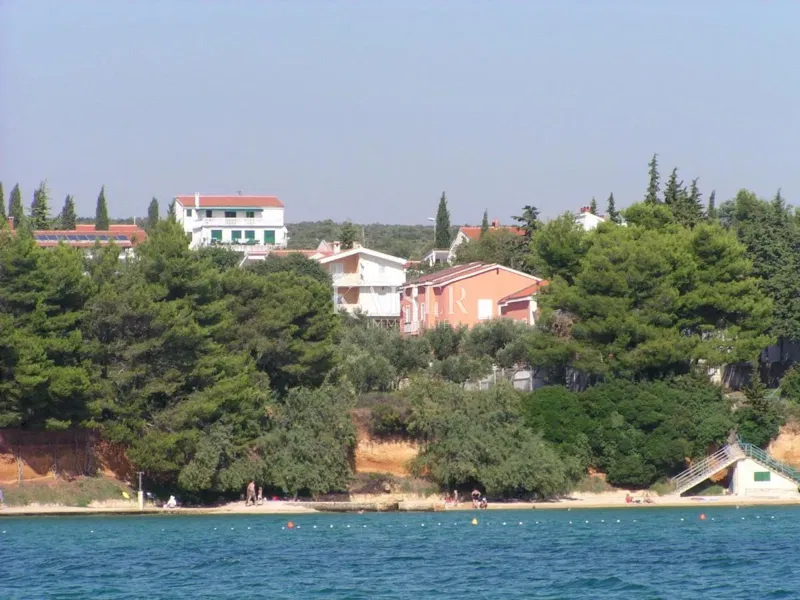 Sveti Filip i Jakov - vila prvi red do mora