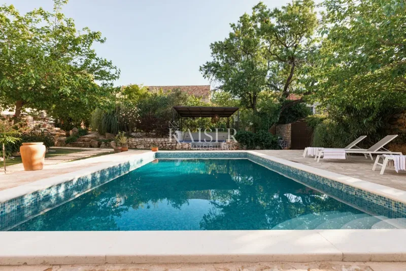 Dom Hvar – 2