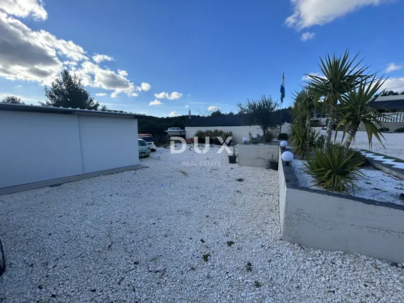 ŠIBENIK, BILICE – Building land 402m², ready for construction – 2