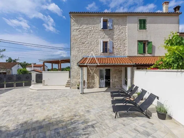 Istria, Poreč – Renovated stone house with Jacuzzi for sale – 2