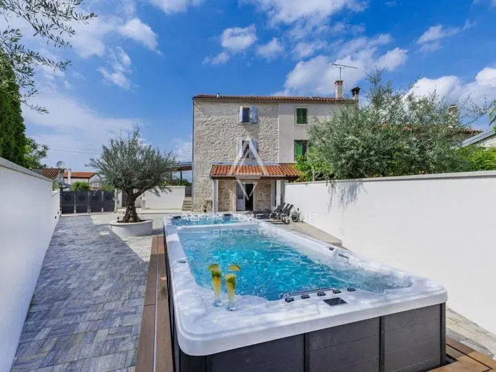 Istria, Poreč – Renovated stone house with Jacuzzi for sale – 3
