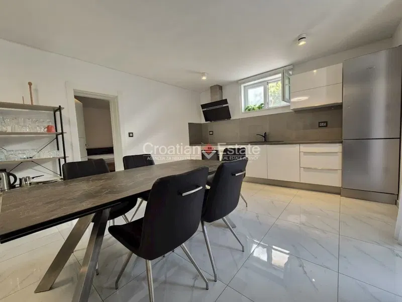 Bol – Newly renovated two-bedroom flat, near city centre, for rent – 3