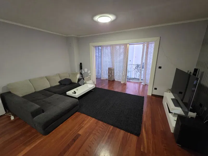 Flat Pantovčak, Gornji Grad - Medveščak, 72,29m2 – 2